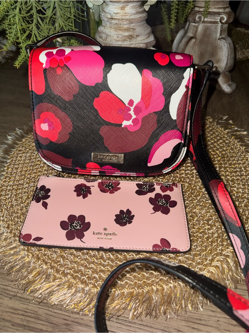LOW START 2fer Kate Spade Floral Crossbody Bag and Wallet Excellent Condition